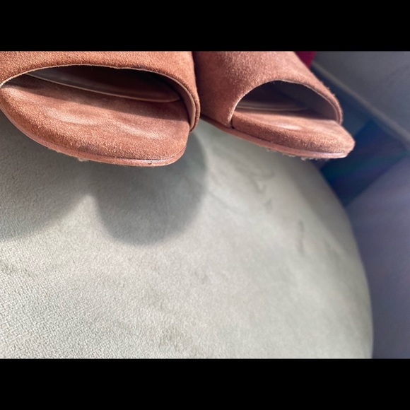 Marc Fisher Size 9 Cognac Suede Heeled Sandals - Picture 8 of 16